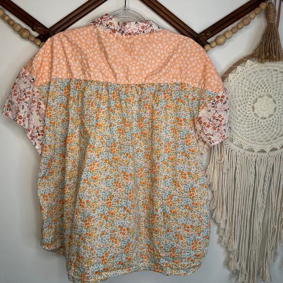 American Eagle Mixed Floral Button Down Top - Picture 3 of 3